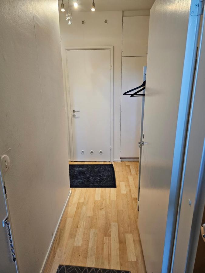 Comfortable 1 Bedroom Apartment In ヘルシンキ エクステリア 写真