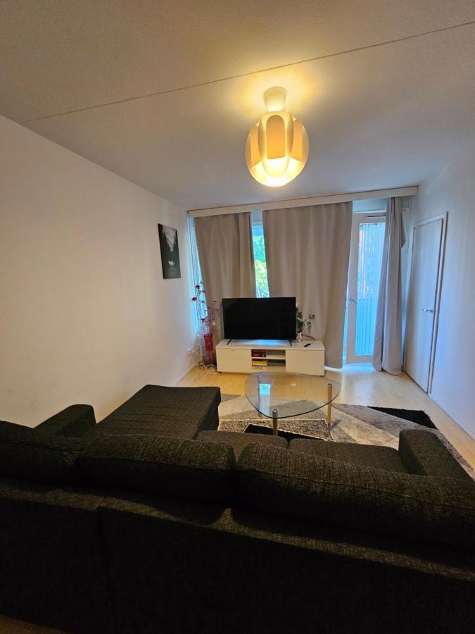 Comfortable 1 Bedroom Apartment In ヘルシンキ エクステリア 写真