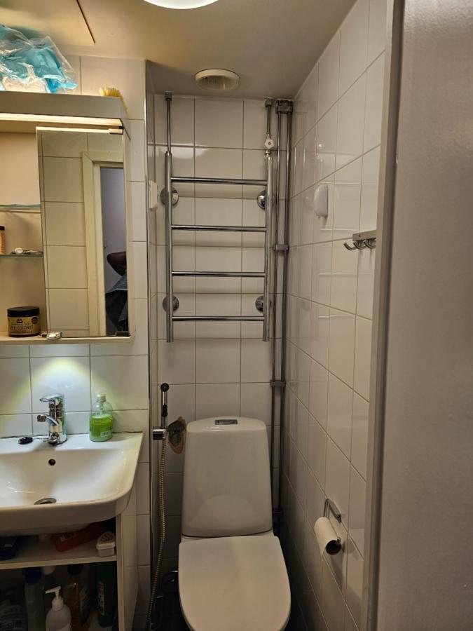 Comfortable 1 Bedroom Apartment In ヘルシンキ エクステリア 写真